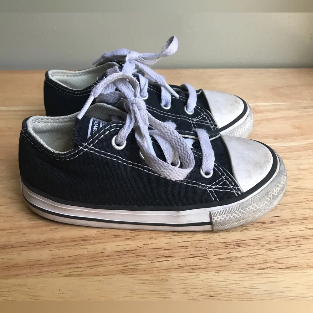 Converse Chuck Taylor Ox Low Sneaker Black Size: US Toddler 8 EUR 24 CM 15